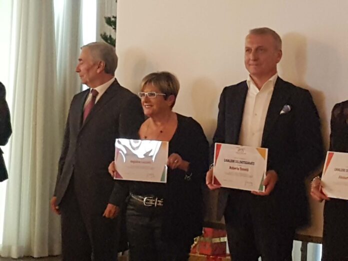 BOSSICO - Angela Cocchetti ‘Cavaliere dell’Artigianato’, il riconoscimento in occasione del 70° anniversario dell’Unione Artigiani